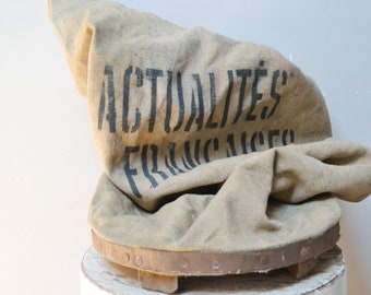 Vintage jute bag with wooden bottom, French lettering, vintage