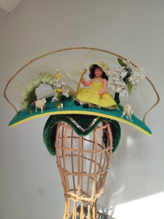Whimsical 50s hat for St Catherine - image 10