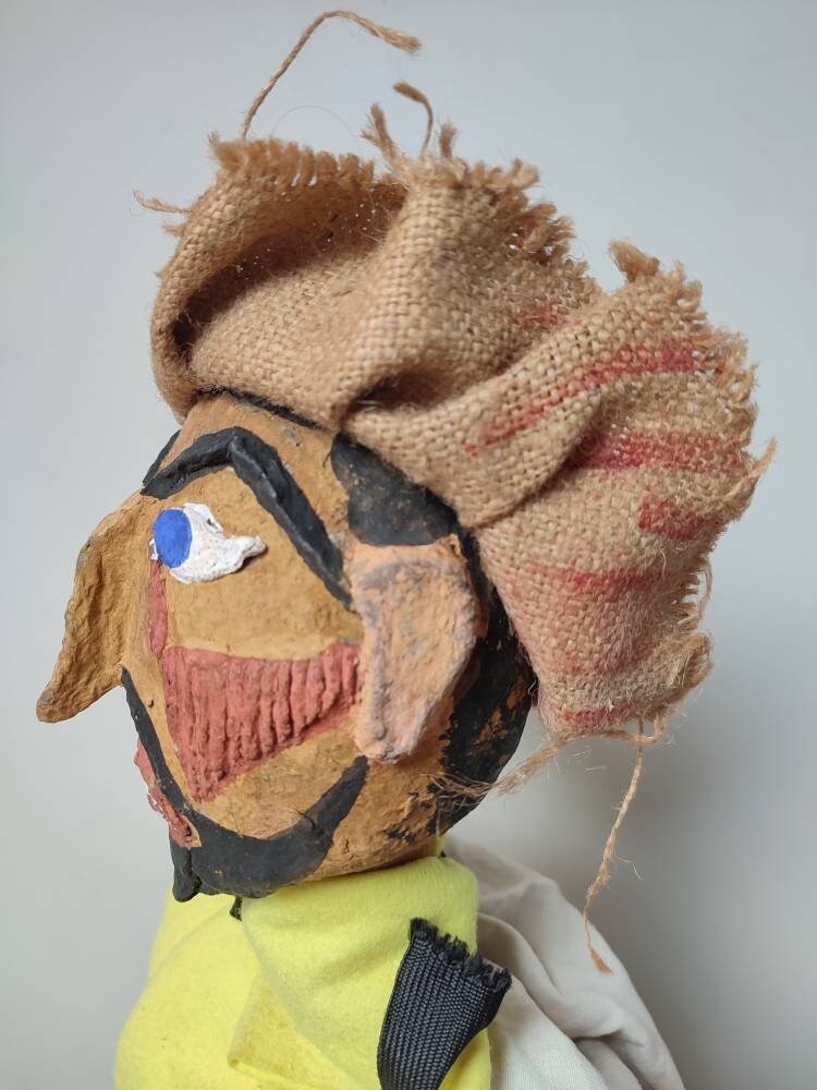 Anciennes Marionnettes En Papier Mâché Et Tissu, Hauteur 32 Cm