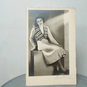 30s original French modiste photo signed by Henri Manuel, Paris, vintage