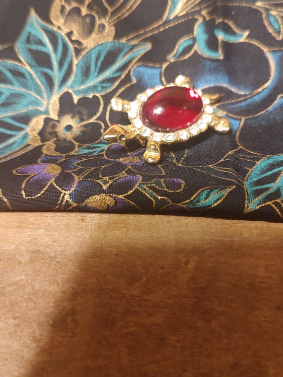 Red acrylic rhinestone turtle - image 2