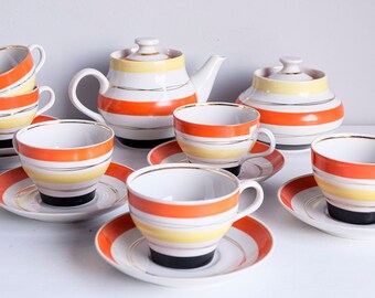 Sowjetisches Vintage-Teeset für 6 Personen, gestreifte orange-goldene Teetassen und Untertassen, weißes Teeservice, Teekannen-Set, Mid-Century-Retro-Küche