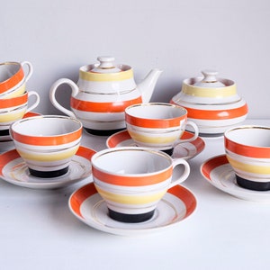 Ensemble de thé vintage soviétique pour 6, tasses et soucoupes à thé jaune or orange rayé, service de thé blanc, ensemble de théière, cuisine rétro du milieu du siècle