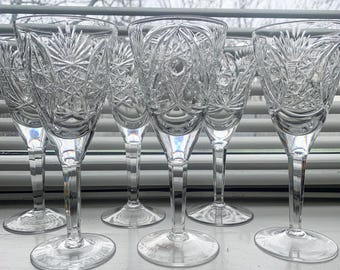 Juego de 6 copas de vino de cristal soviético vintage de 18 cm de altura, cristal tallado de la URSS de los años 80, elegantes artículos de bar, vajilla retro.