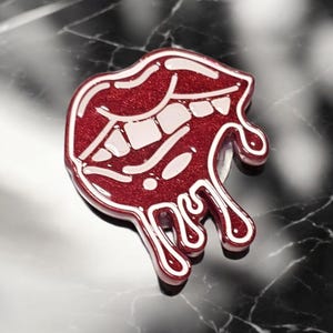 Melting Lips Phone Grip: Dripping Resin Charm, Magnetic Option