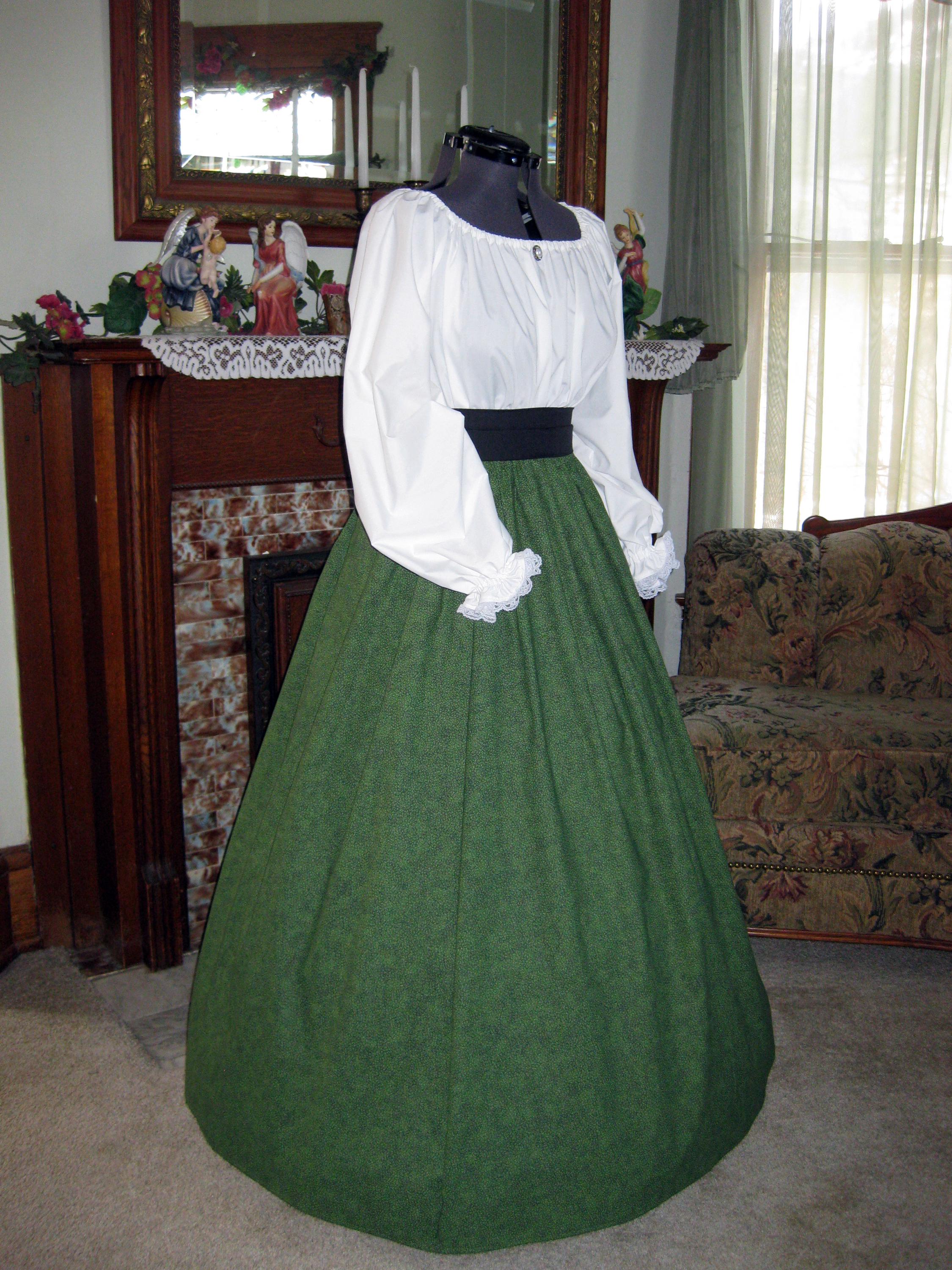 green emerald velvet dress Amazon.com: HEQU Pioneer Dress Colonial Dress Victorian Costumes Prairie  Dress for Girls 6-12YRS (Green, 10 Years) : Clothing, Shoes & Jewelry