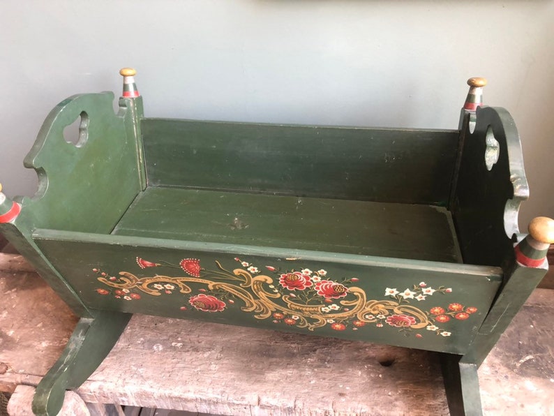 Old Dutch green wooden hinelopen painted crib