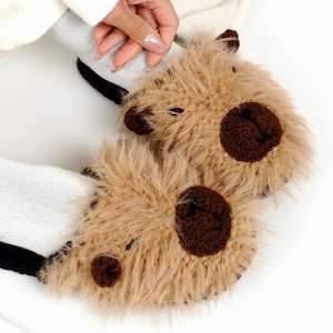 Pantuflas de capibara color beige – Pantuflas adorables con forma de animal para adultos – Pantuflas de casa cómodas y afelpadas hechas a mano – Regalo kawaii para mujeres y adolescentes