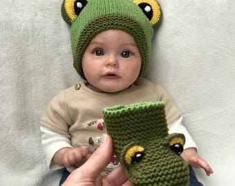 Crochet Frog Hat & Booties – Handmade Baby Photo Prop, Green Toddler Set
