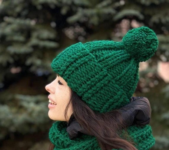 Emerald Green Hat Chunky Knit Pom Pom Beanie Handmade Winter  display picture 2