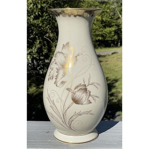 Vintage Mid-Century Modern 1950&#39;s Kerafina German Bavarian Porcelain Vase