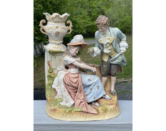 アンティーク ビスク 磁器 彫刻 カップル ブーケ & 本 ビクトリア朝