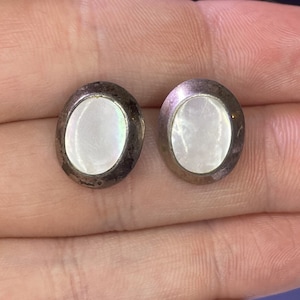 Vintage Sterling Silver Mother of Pearl Stud Earrings Fine Jewelry 20th C.