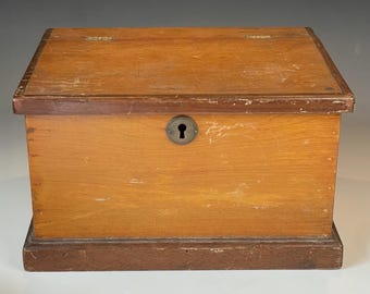 Baúl de viaje antiguo en miniatura de madera, hecho a mano, estilo primitivo
