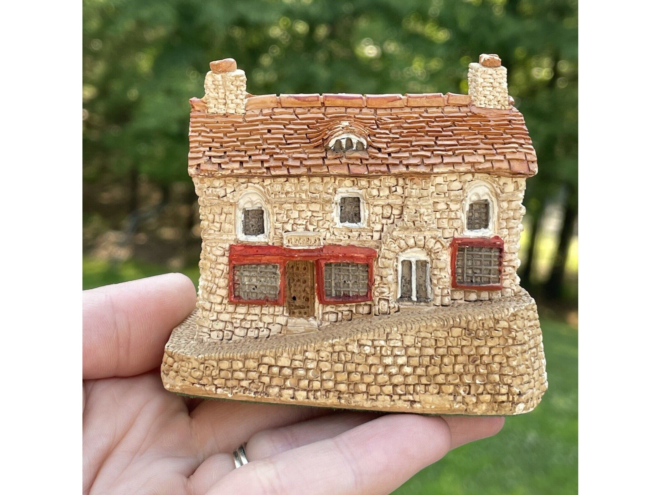 RARE Vintage Lilliput Lane Drapers Great Britain Handmade