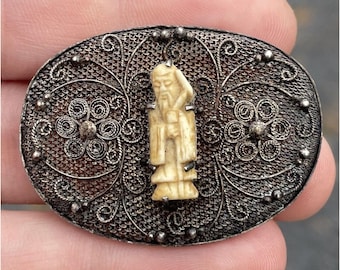 Antique Chinese Unmarked Silver Filigree Brooch Pin w/ Carved Immortal Figure