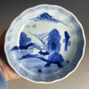 Antique Chinese Qing Blue White Scalloped Canton Porcelain Bowl 19th C.