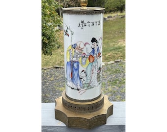 Antike chinesische Handbemalte Famille Rose Porzellan Zylinder Lampe aus dem frühen 20