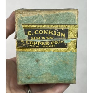 Épinglettes pour boîte en carton anciennes T.E. Magasin général Conklin Brass Copper Co