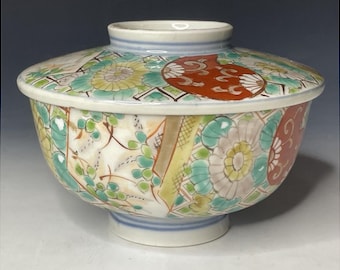 Antieke Japanse Imari Arita porseleinen kom met deksel uit Meiji-tijdperk Nippon 19e eeuw