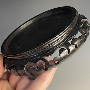 Base de exhibición para jarrón de botella de madera tallada, estilo chino asiático del siglo XX, 4-1/4 pulgadas