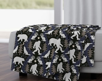 Manta de Pie Grande, Sasquatch y animales del bosque, oso negro, lobo, jackalope, regalos de Pie Grande, decoración del hogar de Pie Grande, estampado de damasco de 127 x 178 cm