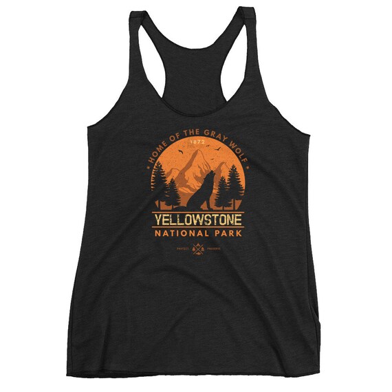 Yellowstone National Park T-Shirt Howling Gray Wolf Yellowstone National Park T-Shirt Howling Gray Wolf