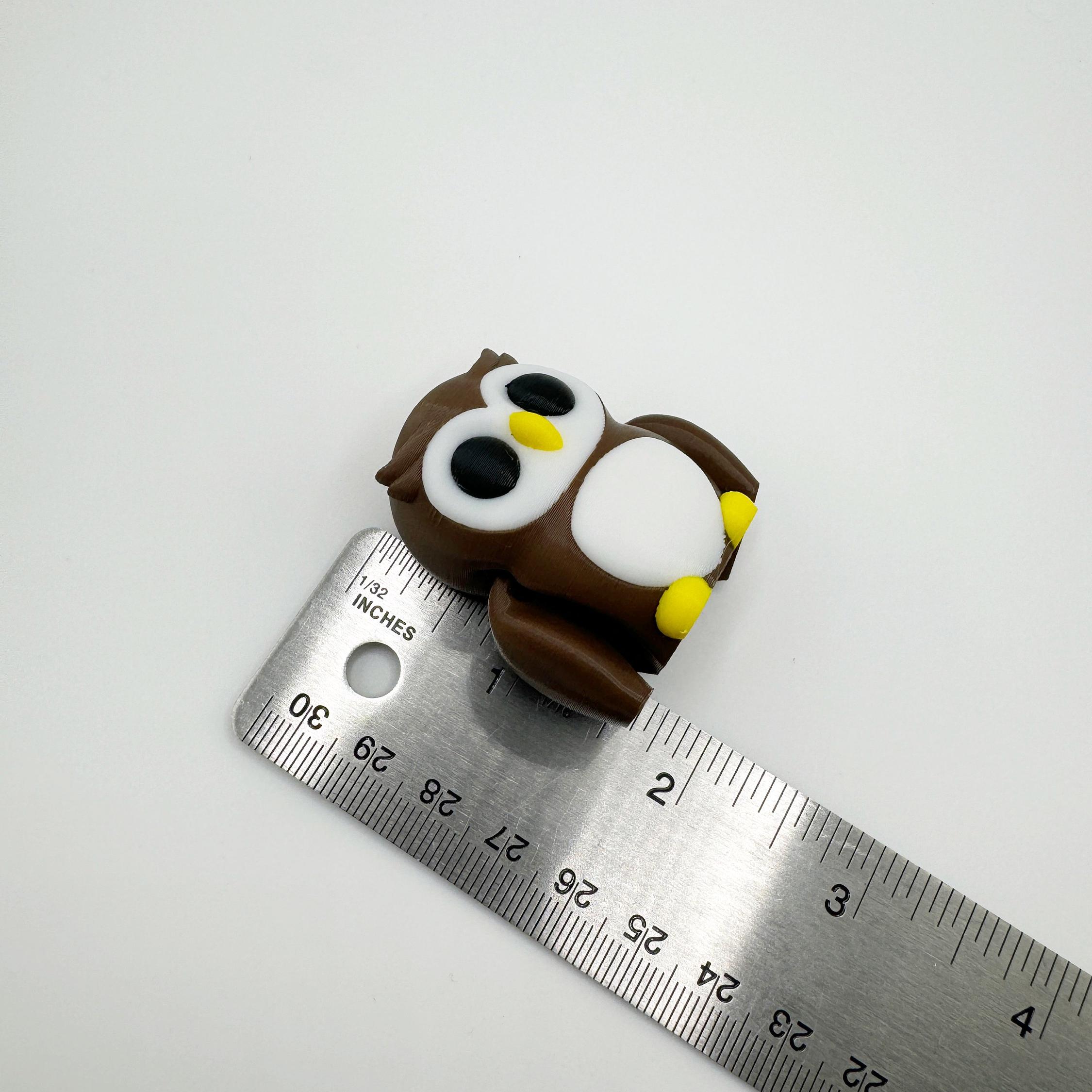AWARDSEN Gufo Portafortuna All'Uncinetto Con Messaggio Ispiratore – Regalo Fatto A Mano Per Scrivania (6 Cm, Cotone)