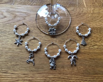 Set of 6 Christmas wine glass charms, Ideal gift as come in pretty organza bag