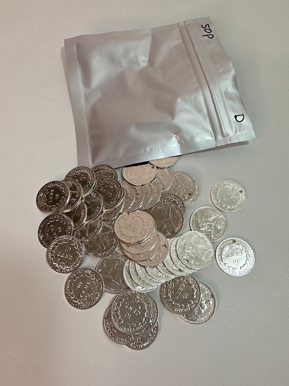 Vietnam Bagged Nyiaj Hob 50p, with hole money 2 dime 10c size in bag, 1 bag 50p