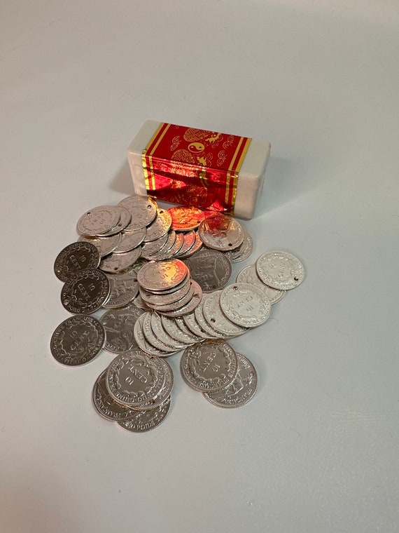 Chinese Nyiaj Hob 50p, money 2 10c dime size with hole in red Chinese box, 1 box