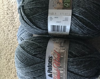 6 skeins Patons Classic Wool Worsted