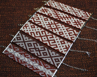 Pulsera hecha a mano con cuentas de telar "Signos de Letonia" 6 variaciones disponibles