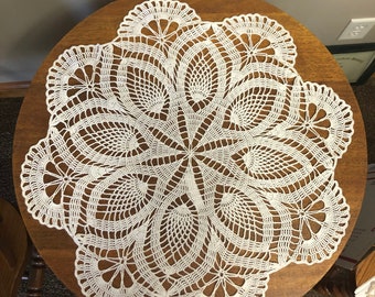 Pineapple Sundae 23&quot; Doily