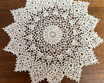 Lidia Doily (Made to Order) 14 in diameter