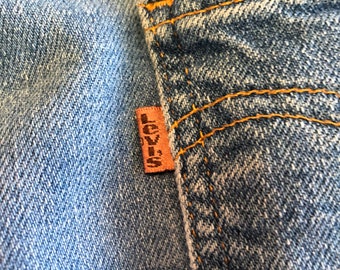 brown tab levis