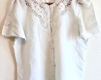 VTG 90s White button front lace embroidered top blouse Sslv L 44 Boho Victorian