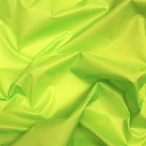 Tissu imperméable en polyester indéchirable et résistant à la déchirure, 150 cm de large Vendu au mètre Tissé teint Flo Lime