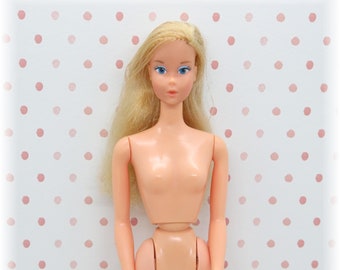 Vintage Free Moving Mod 1970s Blonde Sweet Sixteen Face Barbie Doll Ready To Dress