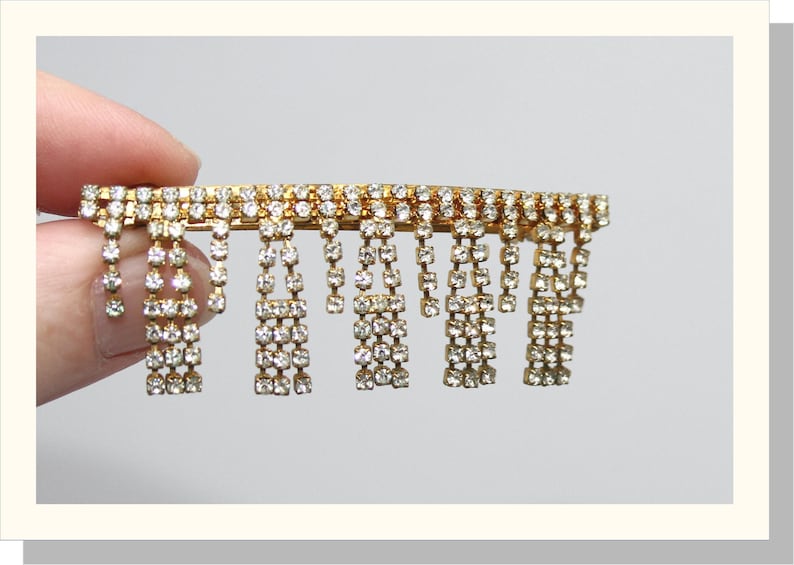 Vintage Women/'s Art Deco Sparkling Dangling Strands of Clear Stones Golden Hair Clip Bridal Fashion Accessory