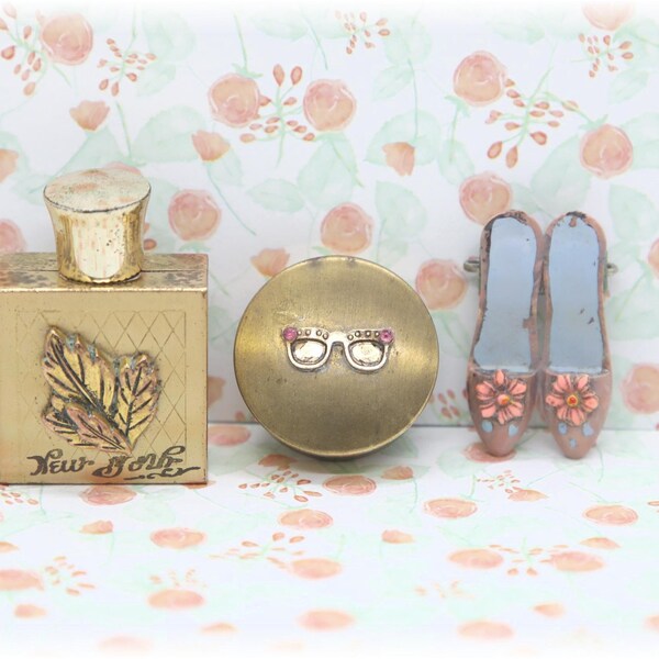 Vintage Sentimental Collection 1940-60s Golden Dresser Set Phyllis New York Engraved Perfume Bottle, Box & Shoes Clip