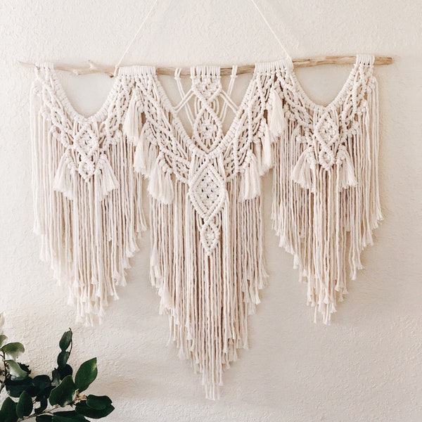 Large Macrame Wall Hanging / Macrame wall hanging / Woven Wall Hanging /Macrame Mural / Boho Decor / Bohemian Macrame / Boho Room Dec