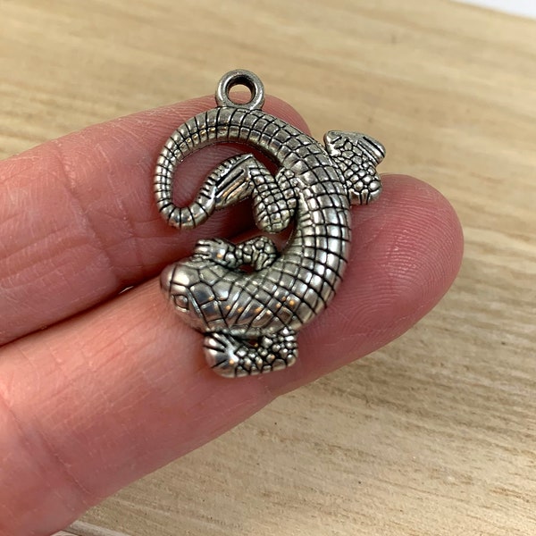 Lizard Pendants, Reptile Charms, Gecko Charm Pendants, Chameleon Charms, Antiqued silver, Qty 6, Zinc Alloy, 31x25mm, CH-1047-6