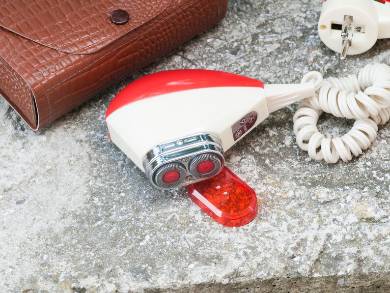 Working Vintage Rare Shaving Machine Original Storage Case Electric Shaver Shave Set Gift for Him Case Soviet Electric Shaver Vintage Him
