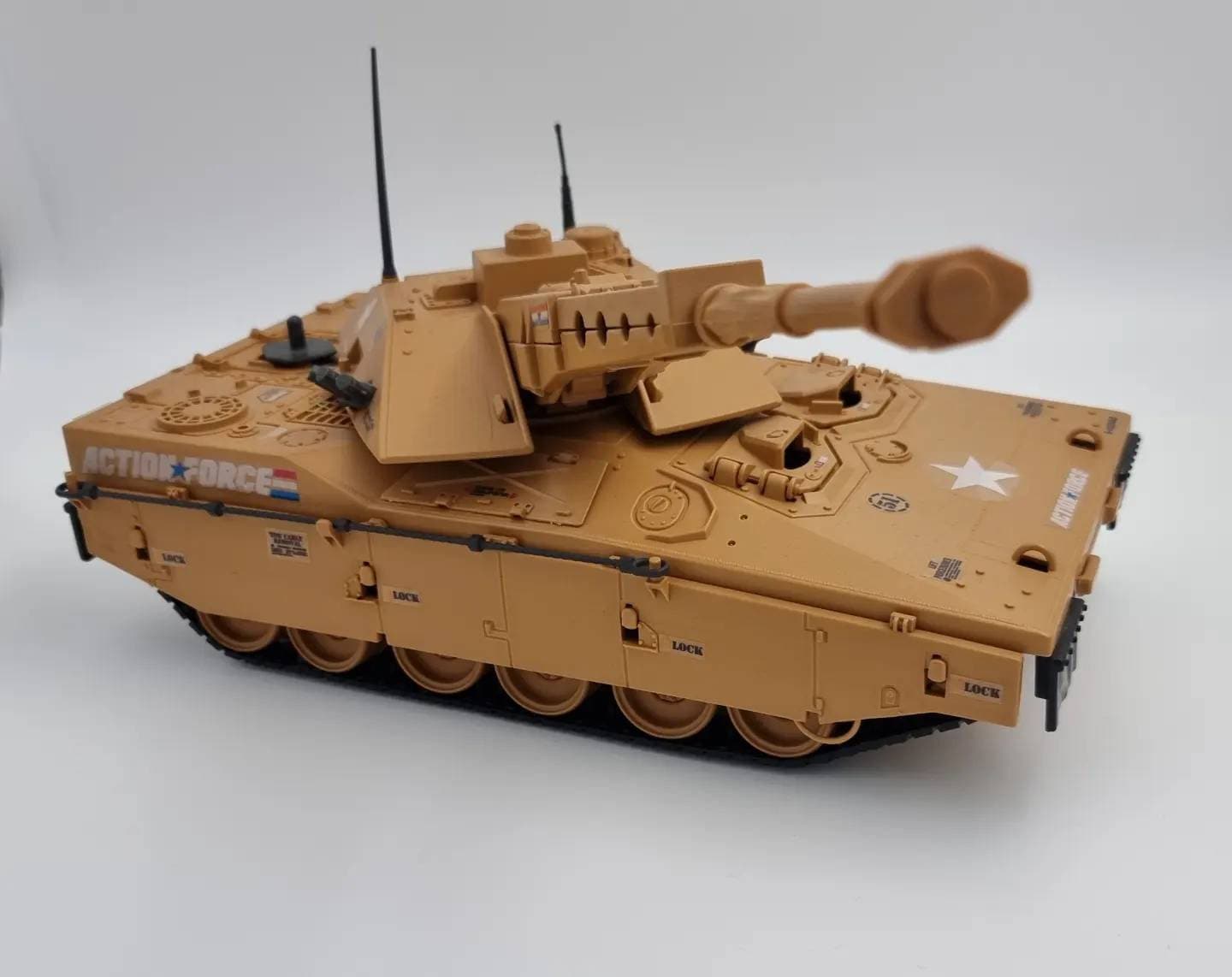 LP692 KENNER MEGA FORCE Véhicule commandement avancé RAM FIST TRIAX Army