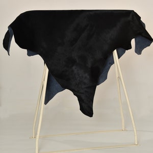 Pele de cavalo preta azulada, pêlo em couro, couro de pelo de bezerro para estofamento, fabricação de bolsas de couro e calçados, couro para costura e roupas