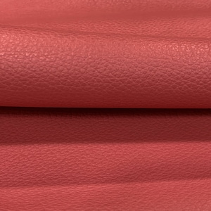 Couro em relevo rosa escuro, couro italiano, couro luxuoso, couro granulado, couro para estofamento, estofamento automotivo