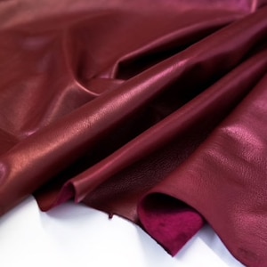 Cuir nappa cerise, cuir pour vêtements, cuir nappa souple, cuirs, peau d'agneau, cuir pour vêtements. Peaux de cuir bricolage