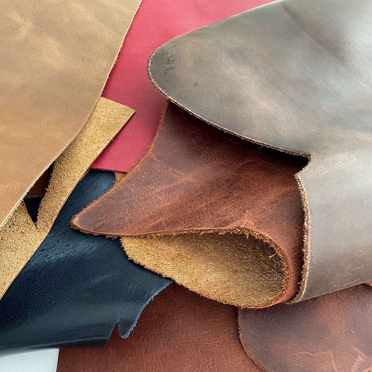 Leather Scraps, Vegetable tanned leather, Waxed Leather, 2Kg