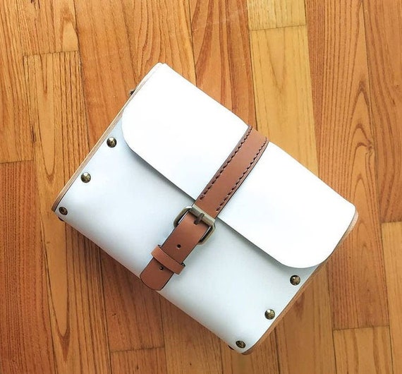 White Veg Tanned Leather (Belly)